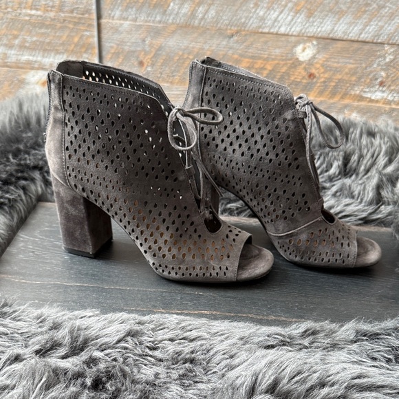Arturo Chiang Gray Lace-Up Heeled Boots - Picture 1 of 9